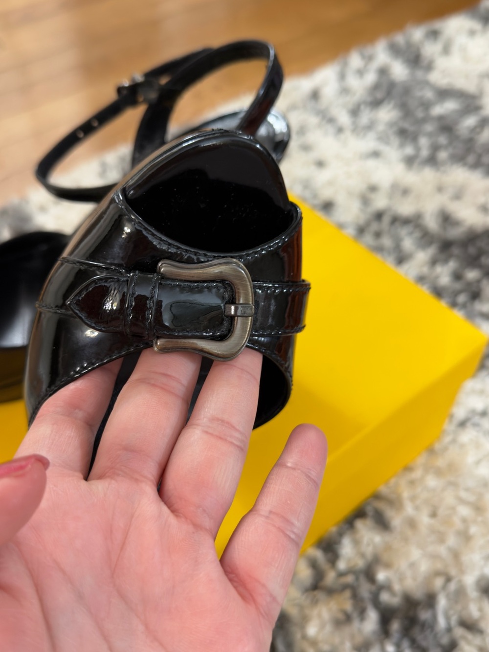 Authentic Zucca FF Logo Sandals - Picture 7 of 14